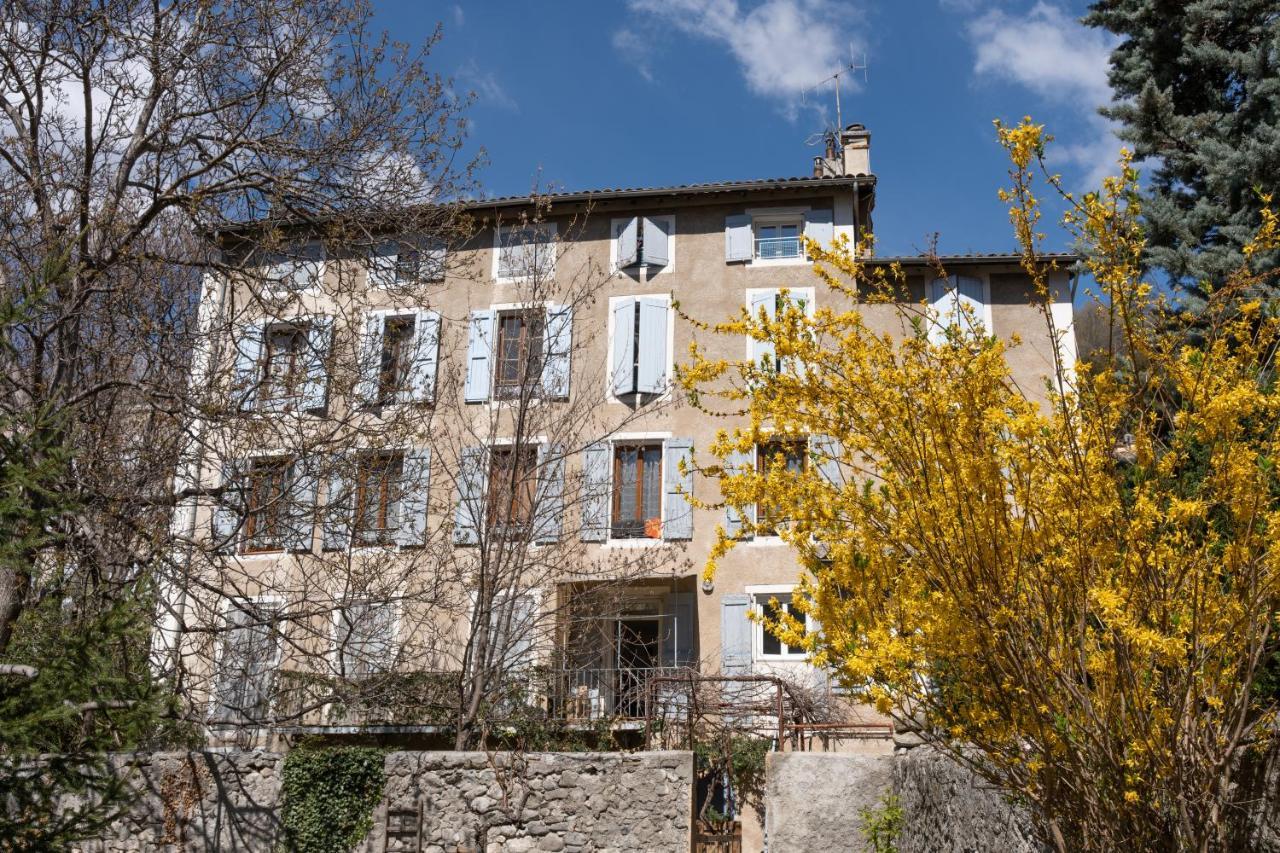 Appartement T3 63M2 - L'Atypique Et Son Jardin De 350M2 Au Coeur De Digne Exterior photo
