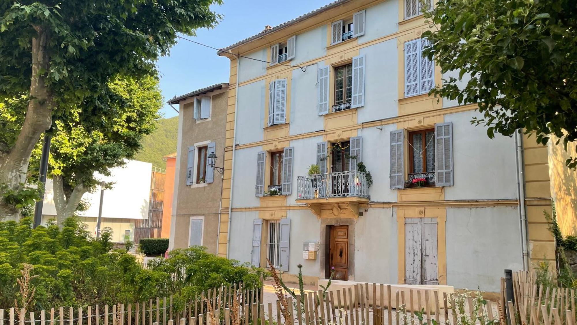 Appartement T3 63M2 - L'Atypique Et Son Jardin De 350M2 Au Coeur De Digne Exterior photo
